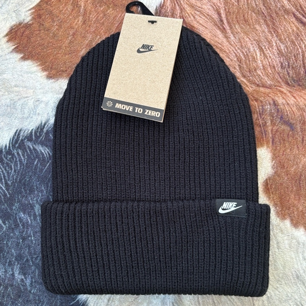 Brand New Nike Peak Beanie Black Ribbed Knit Stretch Cuffed Cap Winter Hat